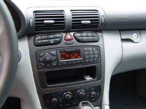 2004mb8.jpg